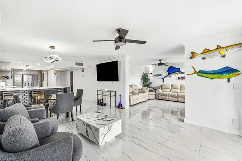 18 Royal Palm Way Boca Raton FL 33432