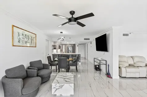 18 Royal Palm Way Boca Raton FL 33432