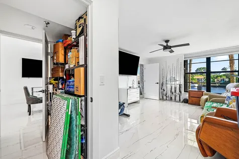 18 Royal Palm Way Boca Raton FL 33432