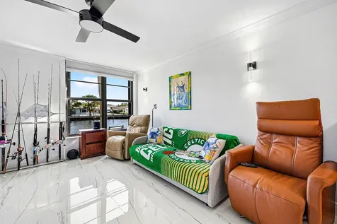 18 Royal Palm Way Boca Raton FL 33432