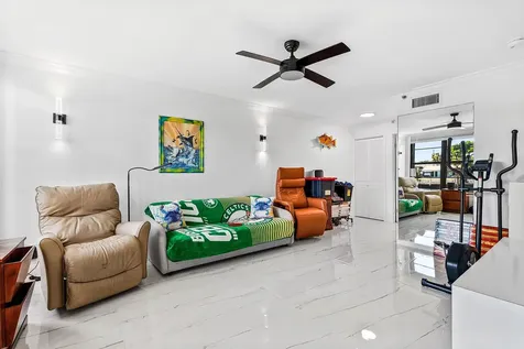 18 Royal Palm Way Boca Raton FL 33432