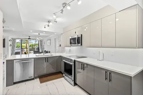 18 Royal Palm Way Boca Raton FL 33432