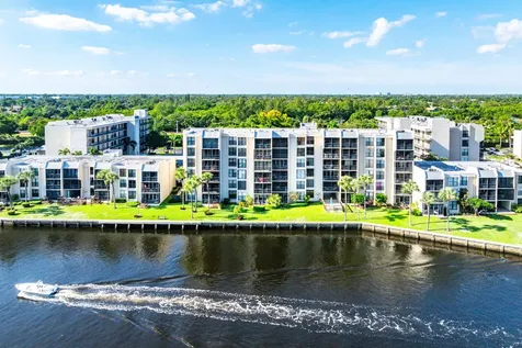 18 Royal Palm Way Boca Raton FL 33432