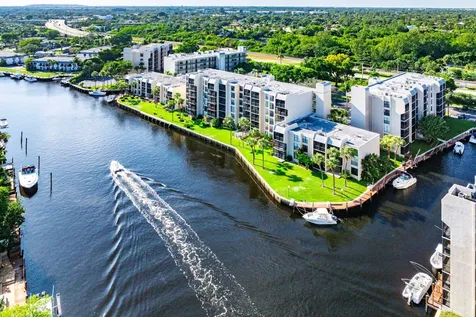 18 Royal Palm Way Boca Raton FL 33432