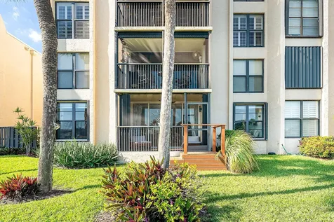 18 Royal Palm Way Boca Raton FL 33432