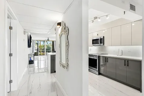 18 Royal Palm Way Boca Raton FL 33432