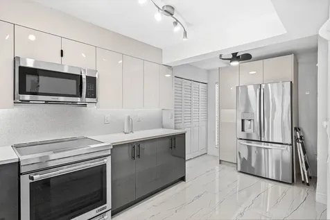 18 Royal Palm Way Boca Raton FL 33432