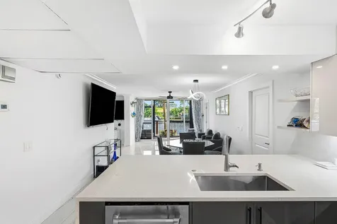 18 Royal Palm Way Boca Raton FL 33432