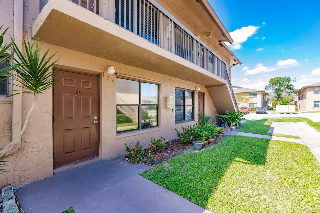 10049 Winding Lake Road Sunrise FL 33351
