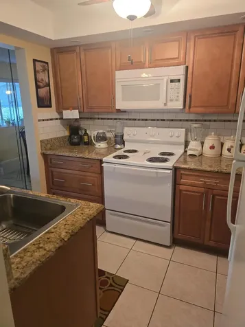 3186 Via Poinciana Lake Worth FL 33467