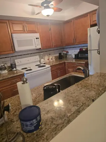 3186 Via Poinciana Lake Worth FL 33467