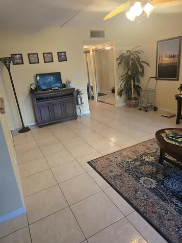 3186 Via Poinciana Lake Worth FL 33467