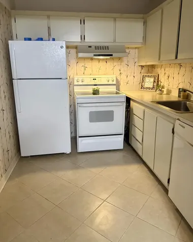 2100 Springdale Boulevard Palm Springs FL 33461