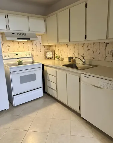2100 Springdale Boulevard Palm Springs FL 33461