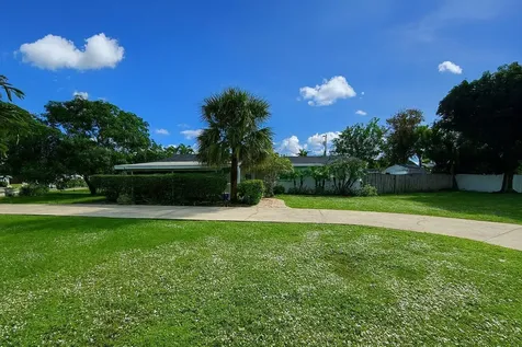 2530 Myrica Road West Palm Beach FL 33406