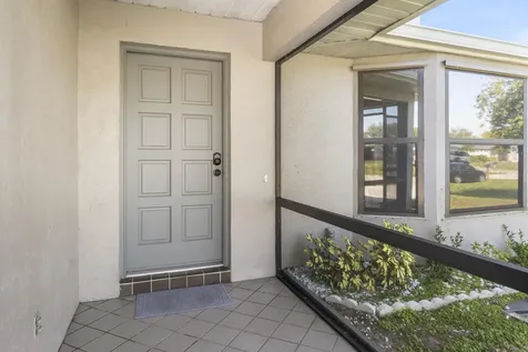 814 Se Starflower Avenue Port Saint Lucie FL 34983