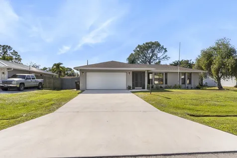 814 Se Starflower Avenue Port Saint Lucie FL 34983