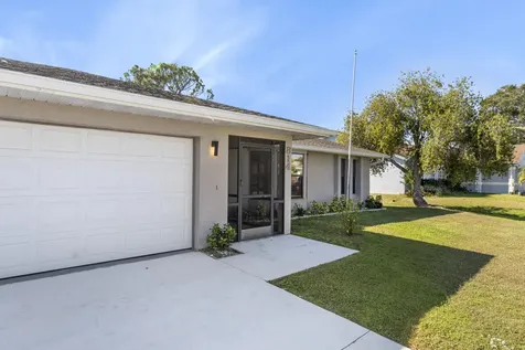 814 Se Starflower Avenue Port Saint Lucie FL 34983