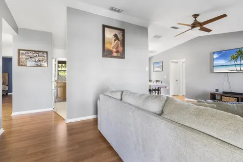 814 Se Starflower Avenue Port Saint Lucie FL 34983