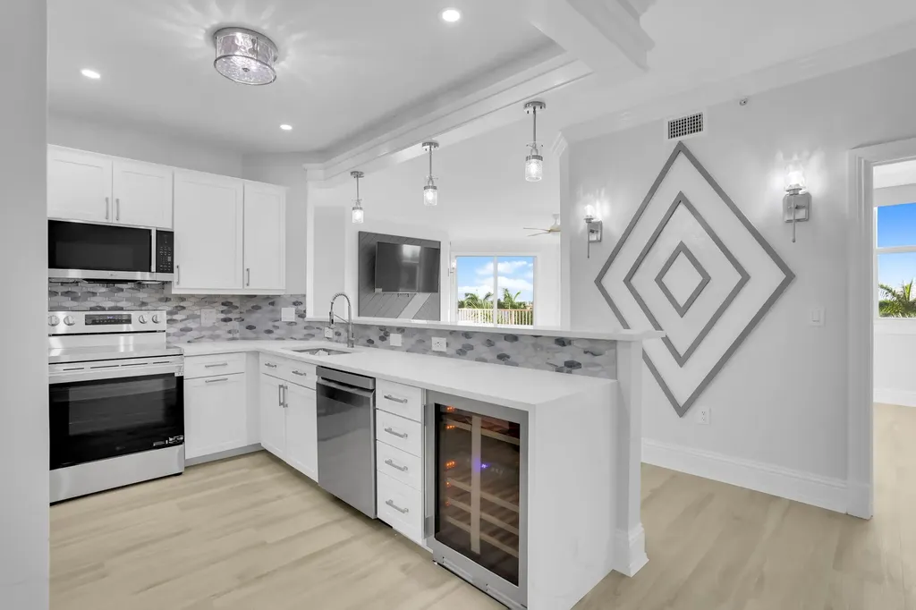 804 E Windward Way Lantana FL 33462
