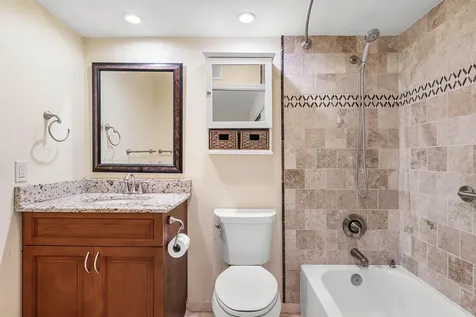 447 Burgundy J Delray Beach FL 33484