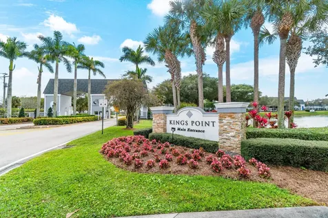 447 Burgundy J Delray Beach FL 33484