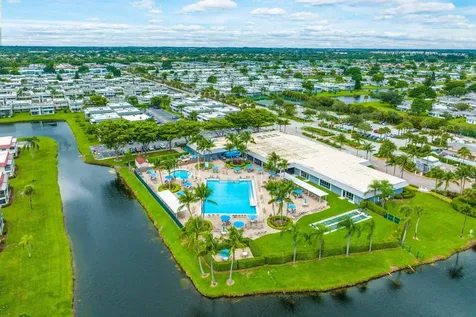 447 Burgundy J Delray Beach FL 33484