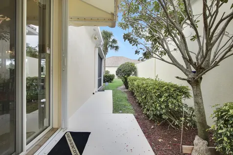 1402 James Bay Road Palm Beach Gardens FL 33410