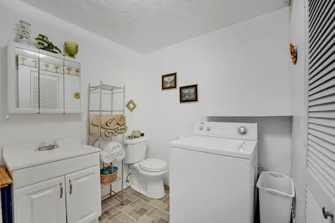2078 Ne 135th Lane North Miami Beach FL 33181