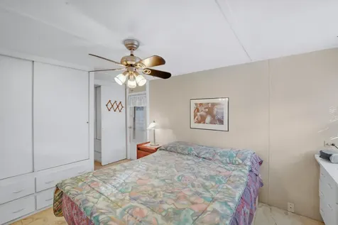 2078 Ne 135th Lane North Miami Beach FL 33181
