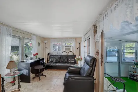 2078 Ne 135th Lane North Miami Beach FL 33181