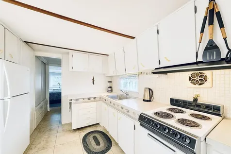 2078 Ne 135th Lane North Miami Beach FL 33181