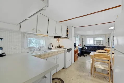 2078 Ne 135th Lane North Miami Beach FL 33181