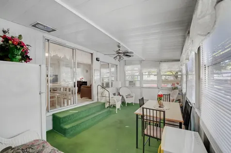 2078 Ne 135th Lane North Miami Beach FL 33181