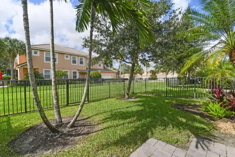4644 Cadiz Circle Palm Beach Gardens FL 33418