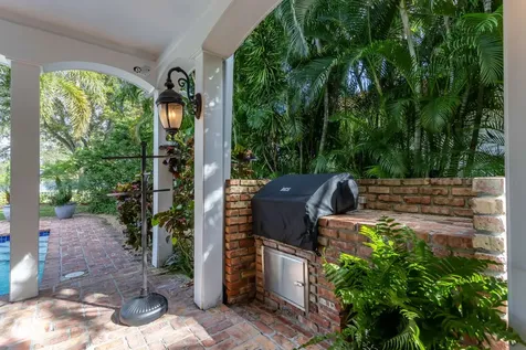 2883 Banyan Boulevard Circle Boca Raton FL 33431