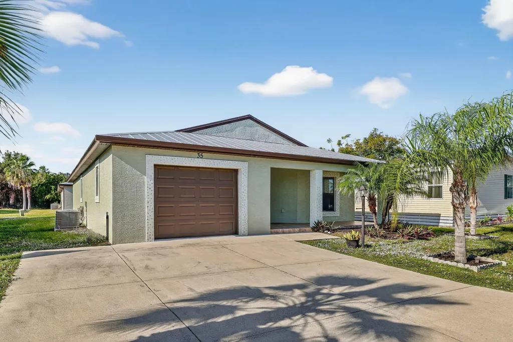 35 S Alhambra Lane Port Saint Lucie FL 34952