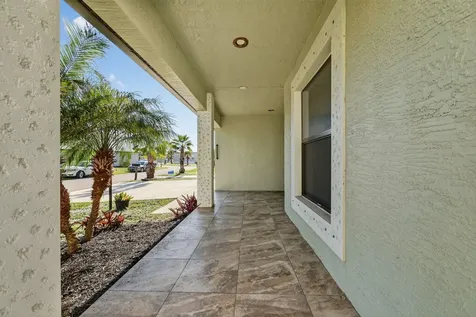 35 S Alhambra Lane Port Saint Lucie FL 34952