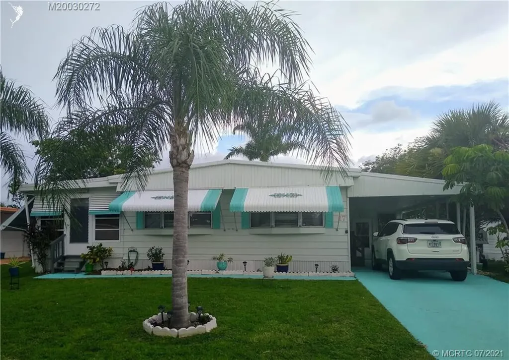 17 Madrid Lane Port Saint Lucie FL 34952