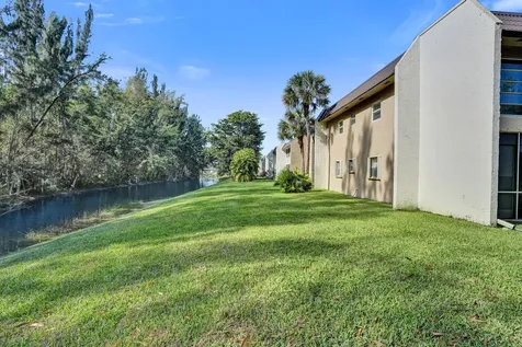 140 Lake Meryl Drive West Palm Beach FL 33411