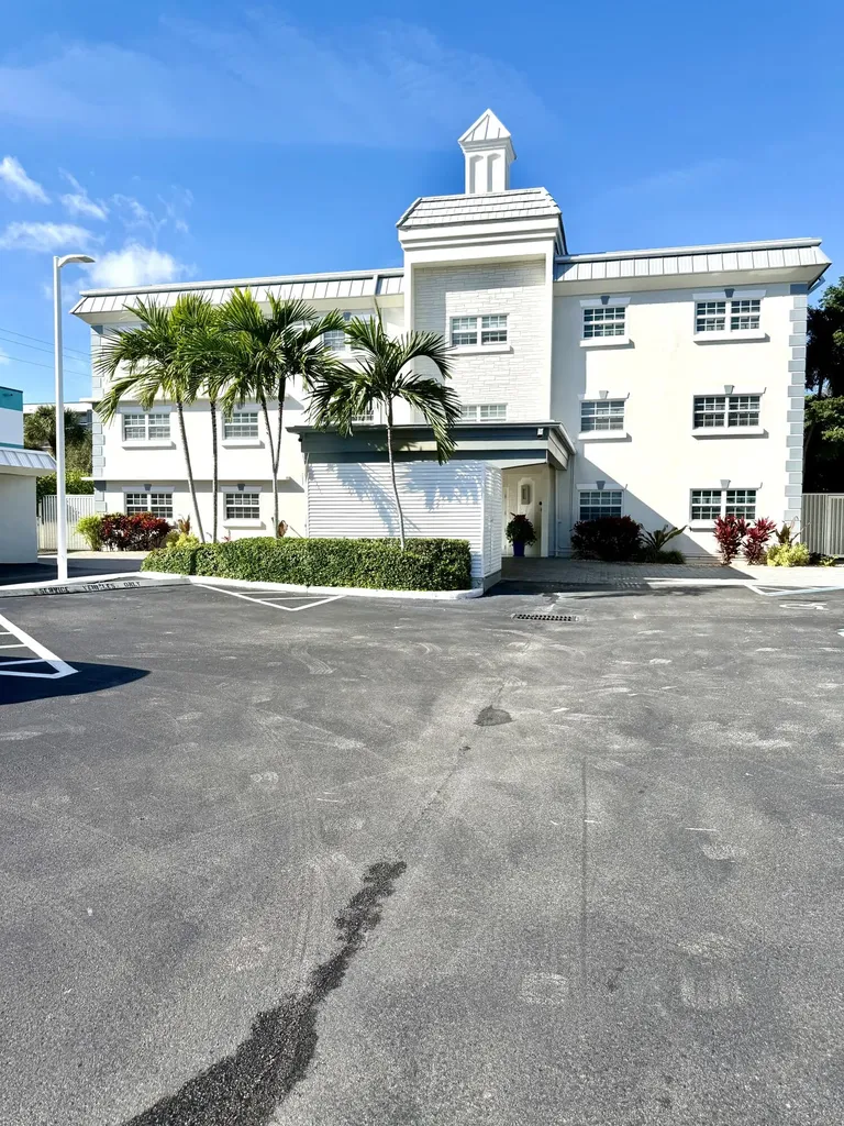 1439 S Ocean Boulevard Lauderdale By The Sea FL 33062