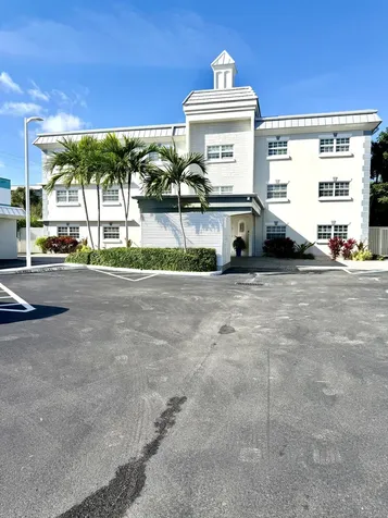 1439 S Ocean Boulevard Lauderdale By The Sea FL 33062