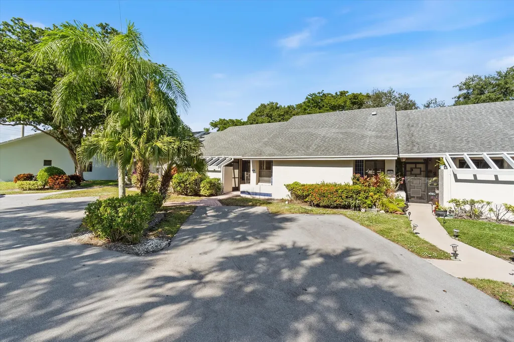 10967 Lake Front Place Boca Raton FL 33498