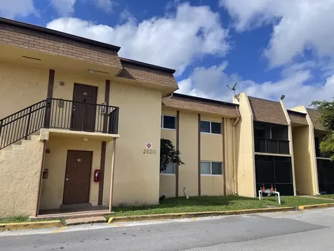 2864 Nw 55th Avenue Lauderhill FL 33313