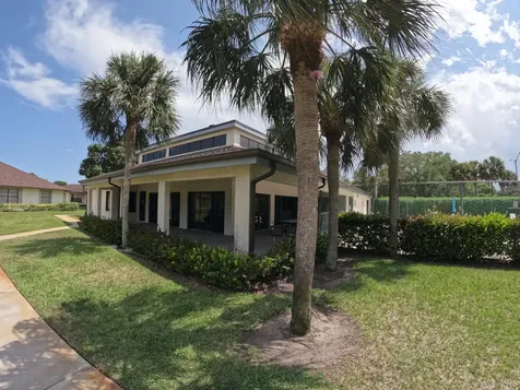 1713 Mariners Cove Fort Pierce FL 34950