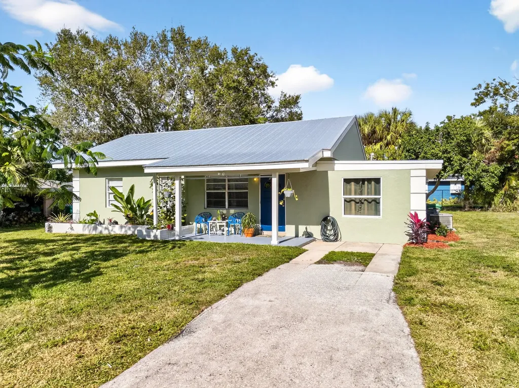 2108 Donald Avenue Fort Pierce FL 34946