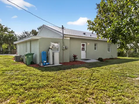 2108 Donald Avenue Fort Pierce FL 34946