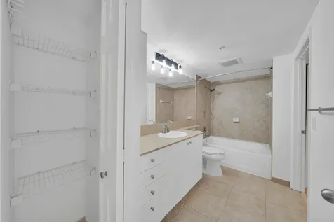 625 Casa Loma Boulevard Boynton Beach FL 33435