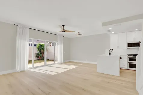 28 Live Oak Circle Tequesta FL 33469