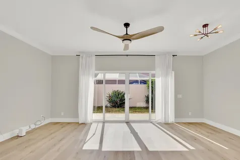 28 Live Oak Circle Tequesta FL 33469